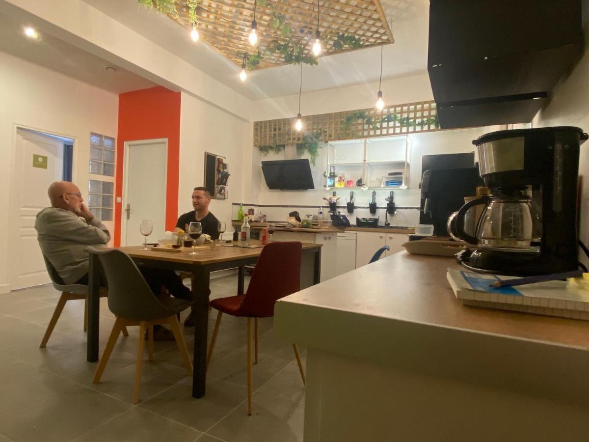 La Maison D'Angelique - Colocation Hoteliere A 150M Gare Tgv- Grande Cuisine Equipee & Salon - Fibre - Netflix Niort Eksteriør billede
